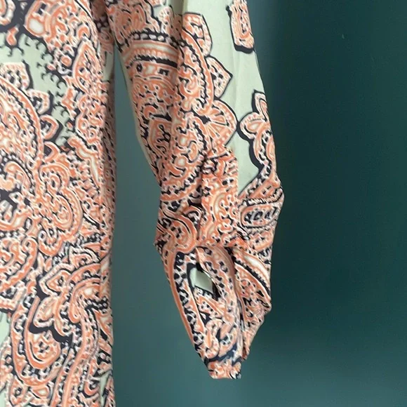 Colorful limited brand tunic size L, Paisley print, button back sleeves - Picture 4 of 6